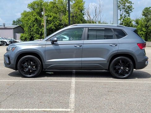 Used 2022 Volkswagen Taos SE AWD/4WD image 3