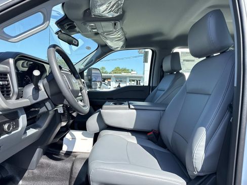 New 2026 Ford F550 4x4 Crew Cab Super Duty image 10