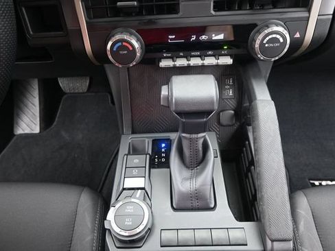 Used 2025 Toyota Tacoma SR5 AWD/4WD image 7