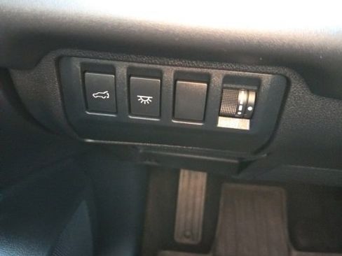 Used 2024 Subaru Ascent Touring image 11