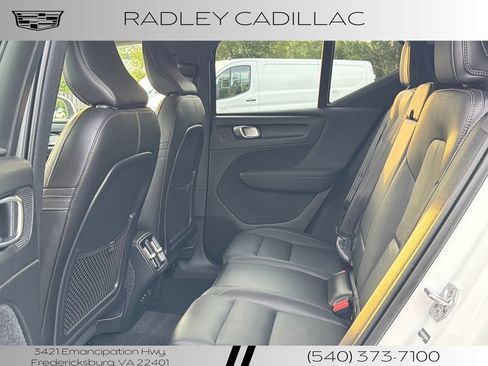 Used 2021 Volvo XC40 T5 Momentum AWD/4WD image 11