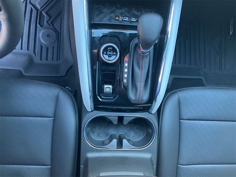 Used 2024 GMC Canyon AT4X image 28