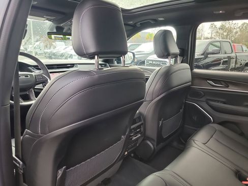 New 2026 Jeep Grand Cherokee Limited AWD/4WD image 12