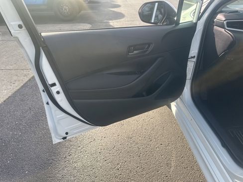 Used 2025 Toyota Corolla LE FWD image 19