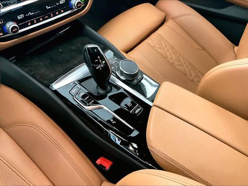 Used 2023 BMW 530i w/ Premium Package RWD image 14