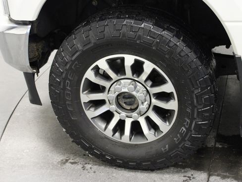 Used 2022 Ford F350 Lariat image 10