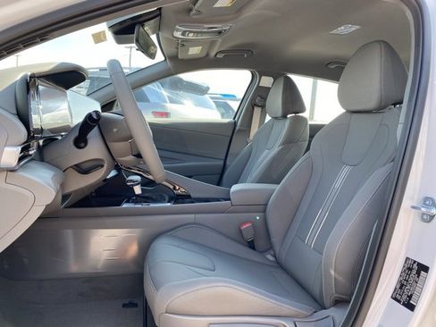New 2025 Hyundai Elantra SEL image 26