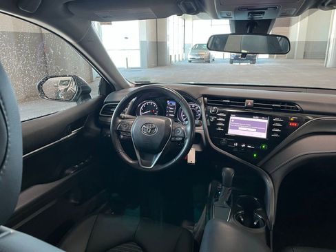 Used 2019 Toyota Camry SE FWD image 32