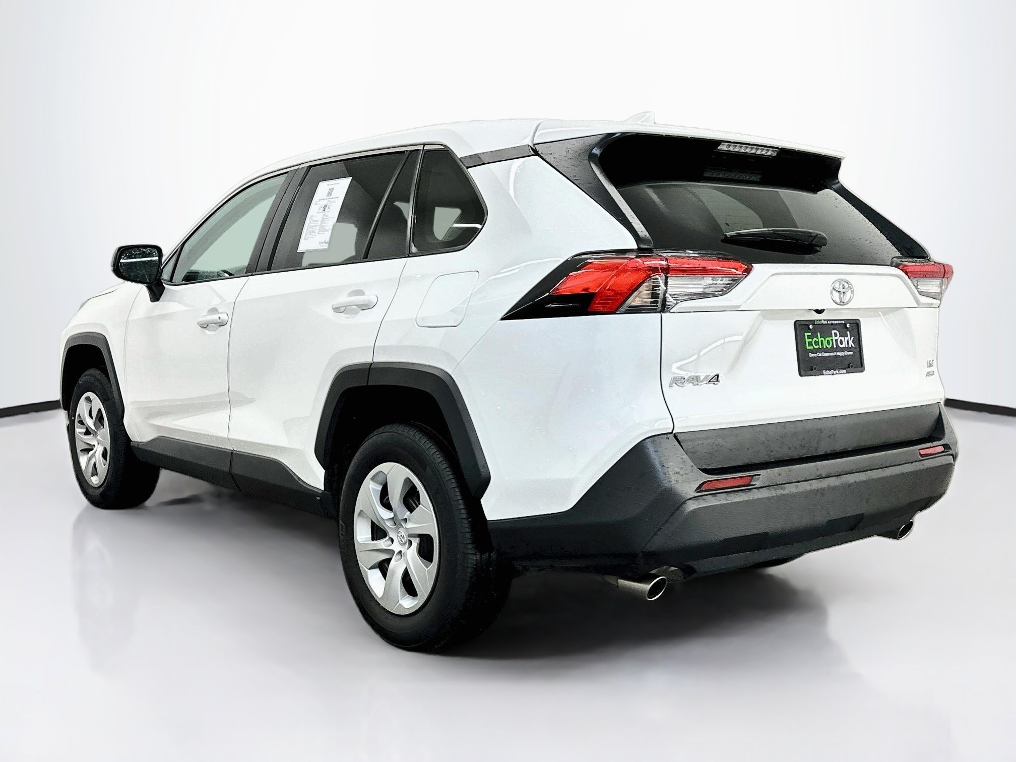 Used 2025 Toyota RAV4 LE AWD/4WD image 5
