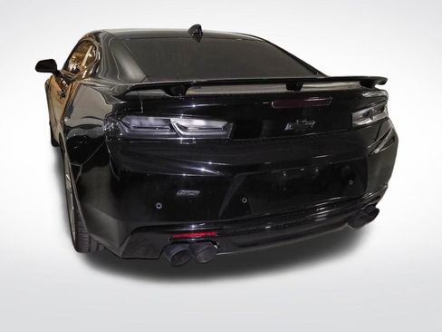 Used 2016 Chevrolet Camaro SS RWD image 5
