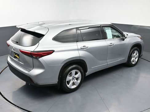 Used 2021 Toyota Highlander L image 48