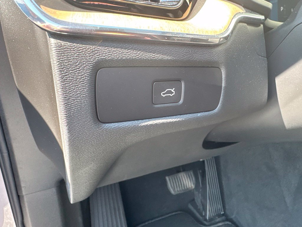 Used 2026 Volvo XC60 B5 Plus w/ Protection Package Premier AWD/4WD image 19