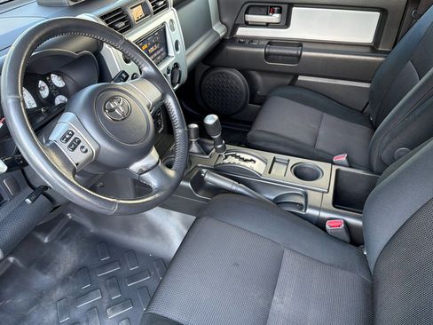 Used 2007 Toyota FJ Cruiser Base image 8