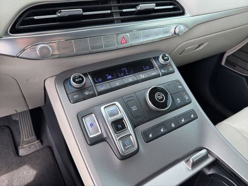 Used 2022 Hyundai Palisade Limited FWD image 18