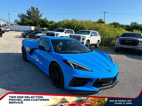 Used 2025 Chevrolet Corvette Stingray Convertible w/ 1LT RWD image 3