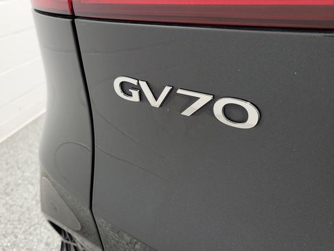 Used 2022 Genesis GV70 3.5T Sport w/ Sport Prestige Package AWD/4WD image 6