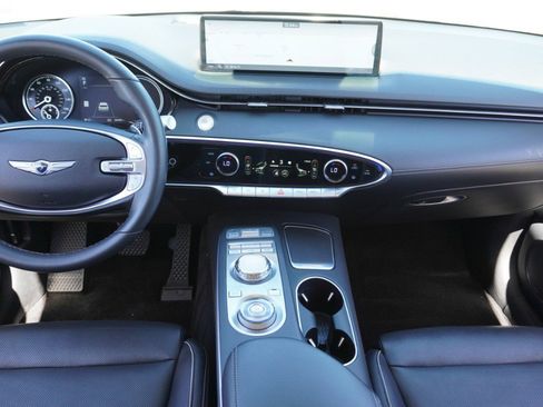 Used 2022 Genesis GV70 2.5T w/ Advanced Package image 28