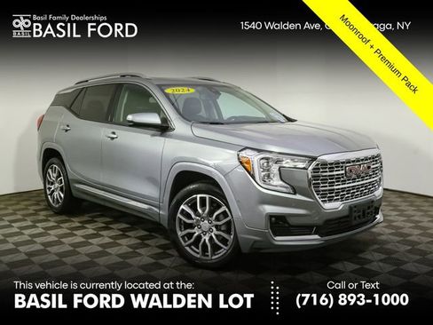 Used 2024 GMC Terrain Denali w/ Denali Premium Package AWD/4WD image 1