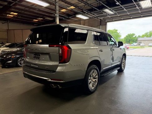 Used 2025 GMC Yukon Denali AWD/4WD image 4