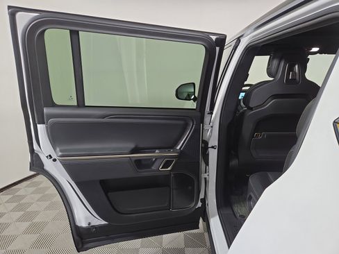 Used 2024 Rivian R1S Adventure AWD/4WD image 17