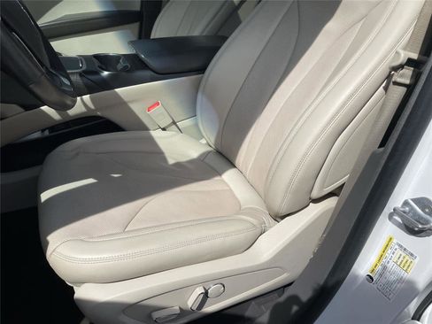 Used 2019 Lincoln Nautilus Reserve w/ Ultimate Package image 12