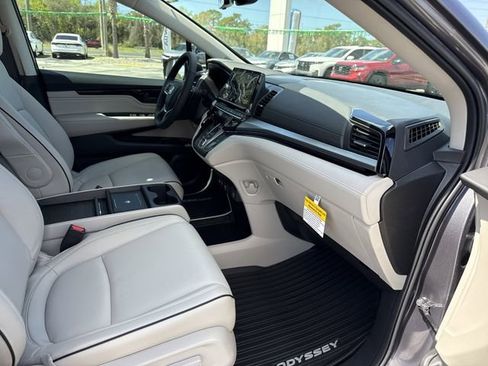 New 2026 Honda Odyssey Touring image 19