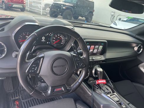 Used 2018 Chevrolet Camaro SS RWD image 9