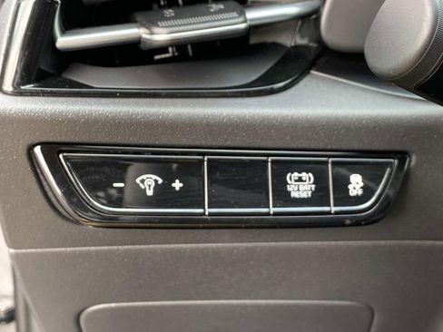 Used 2024 Kia Niro LX FWD image 21