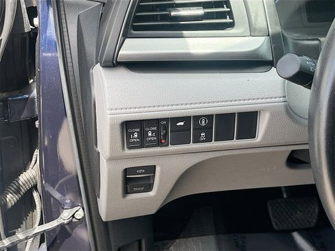 Used 2023 Honda Odyssey EX-L image 10