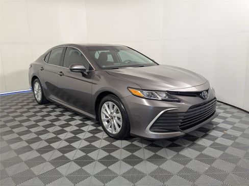 Certified 2023 Toyota Camry LE image 4