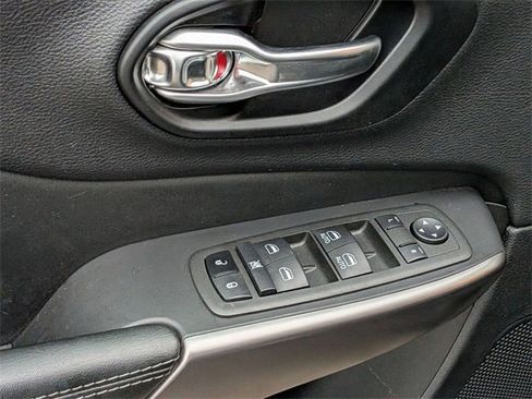 Certified 2022 Jeep Cherokee Latitude Lux image 15