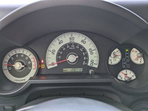 Used 2010 Toyota FJ Cruiser 4WD image 25