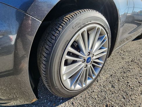 Used 2015 Ford Fusion SE w/ Equipment Group 202A image 19