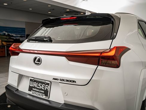New 2025 Lexus UX 300h 300h Premium image 8