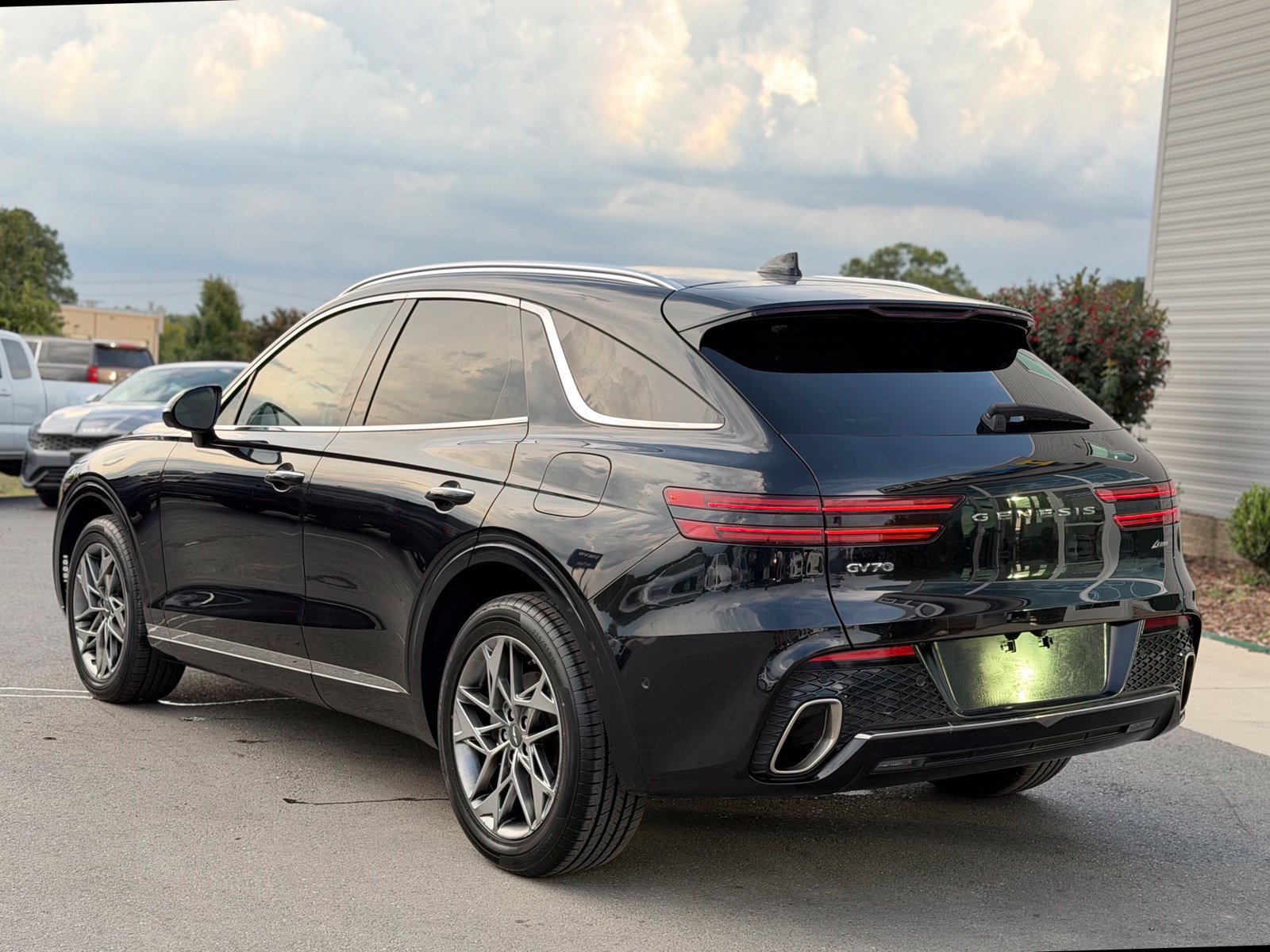 Used 2022 Genesis GV70 2.5T w/ Advanced Package AWD/4WD image 13