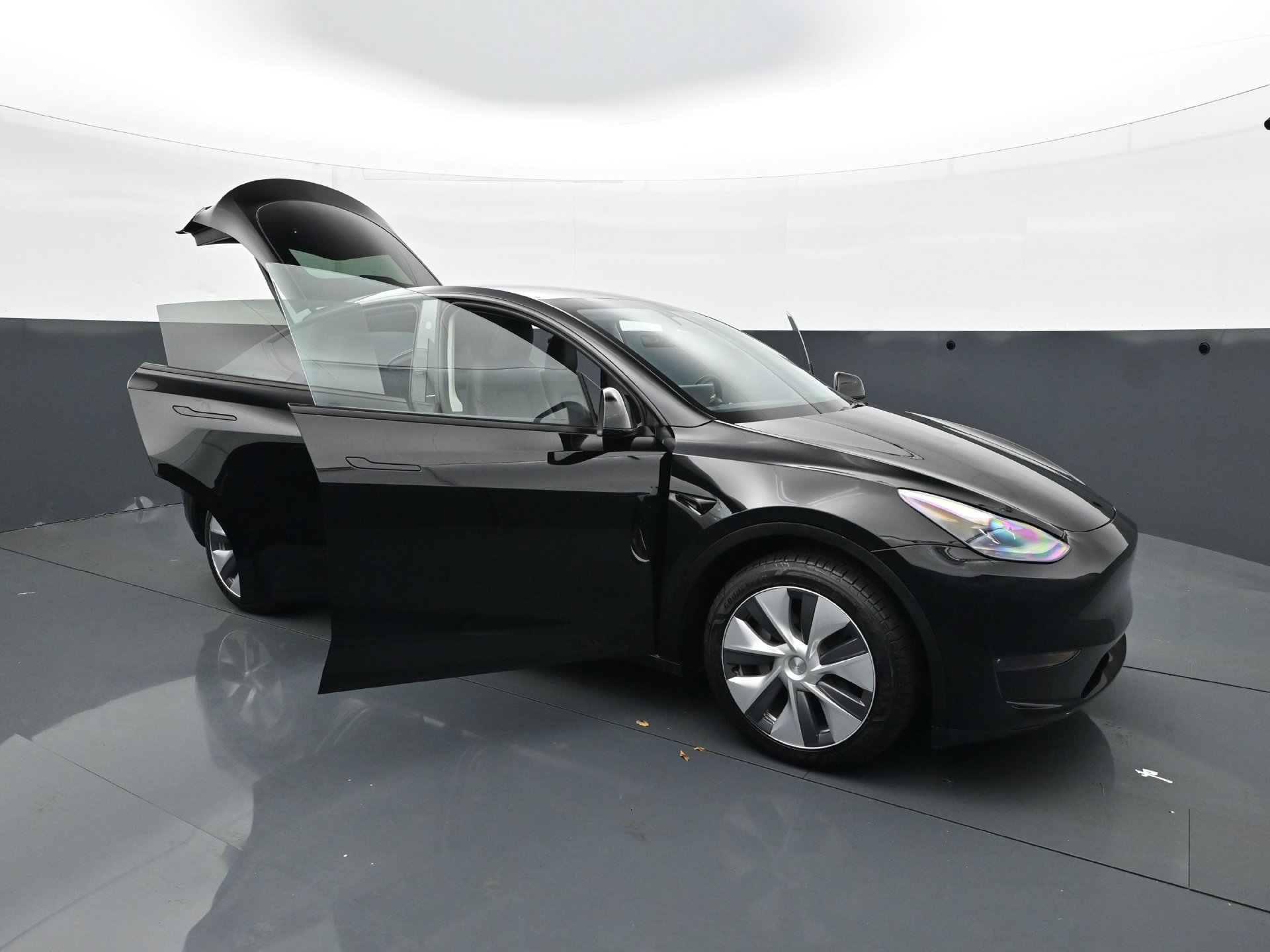 Used 2023 Tesla Model Y Long Range AWD/4WD image 37