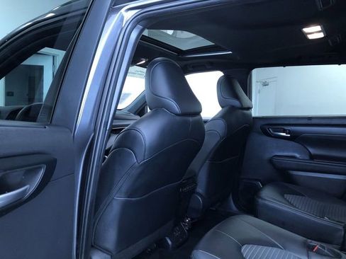 Certified 2025 Toyota Highlander XSE AWD/4WD image 19