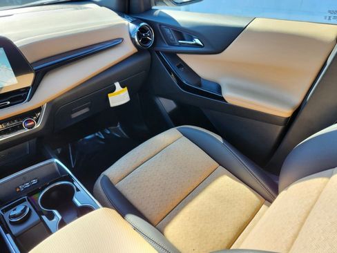 Used 2026 Chevrolet Equinox ACTIV w/ Convenience Package III AWD/4WD image 13