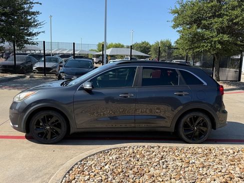 Used 2018 Kia Niro EX w/ EX Touring Graphite Edition FWD image 2