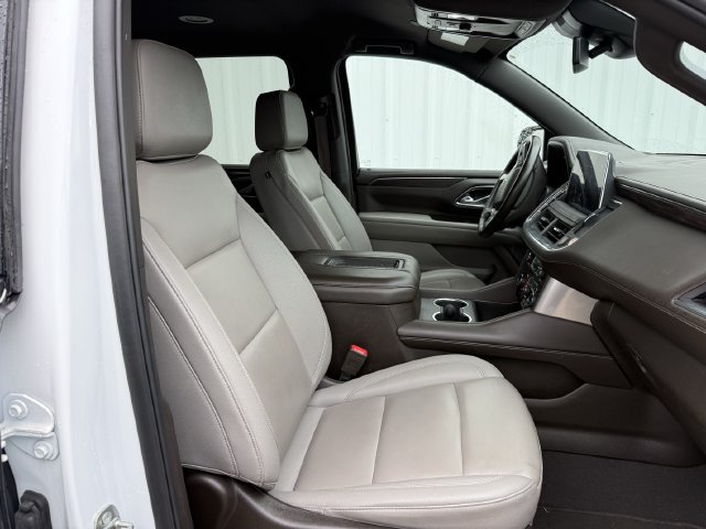 Used 2024 Chevrolet Suburban LT RWD image 29