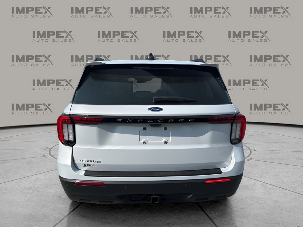 Used 2026 Ford Explorer Active RWD image 4