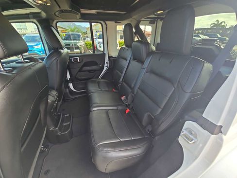 Used 2023 Jeep Wrangler Unlimited Sahara AWD/4WD image 25