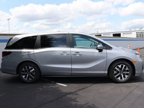 Used 2026 Honda Odyssey EX-L image 6