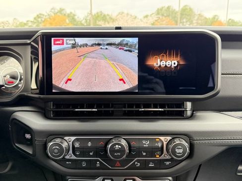 New 2026 Jeep Wrangler Unlimited Sahara AWD/4WD image 20