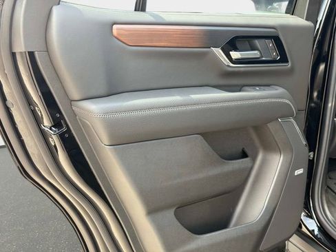 New 2026 GMC Yukon Denali w/ Denali Reserve Package AWD/4WD image 11