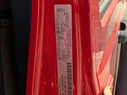 Used 2025 Jeep Wrangler Unlimited Rubicon image 29