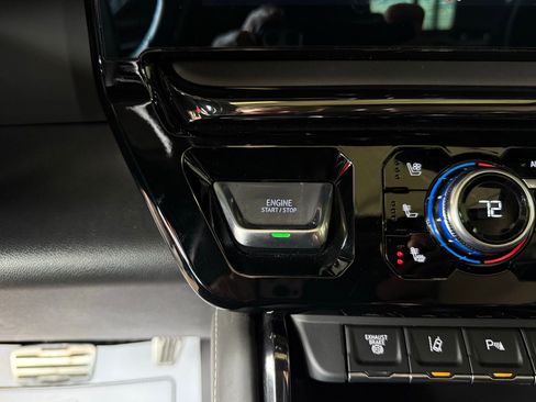 Used 2024 GMC Sierra 2500 AT4X image 57