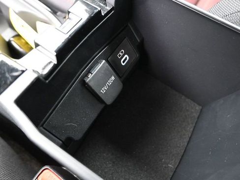 Used 2023 Toyota Corolla SE image 22