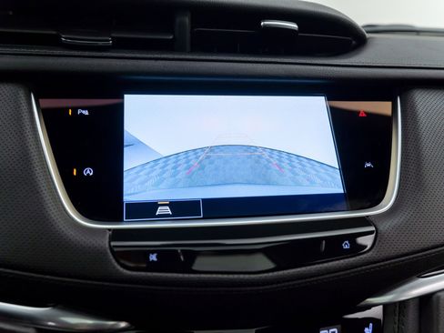 New 2025 Cadillac XT6 Luxury image 23