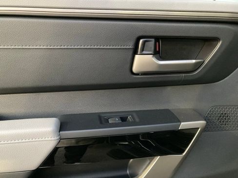 Used 2024 Toyota Tundra Limited image 12